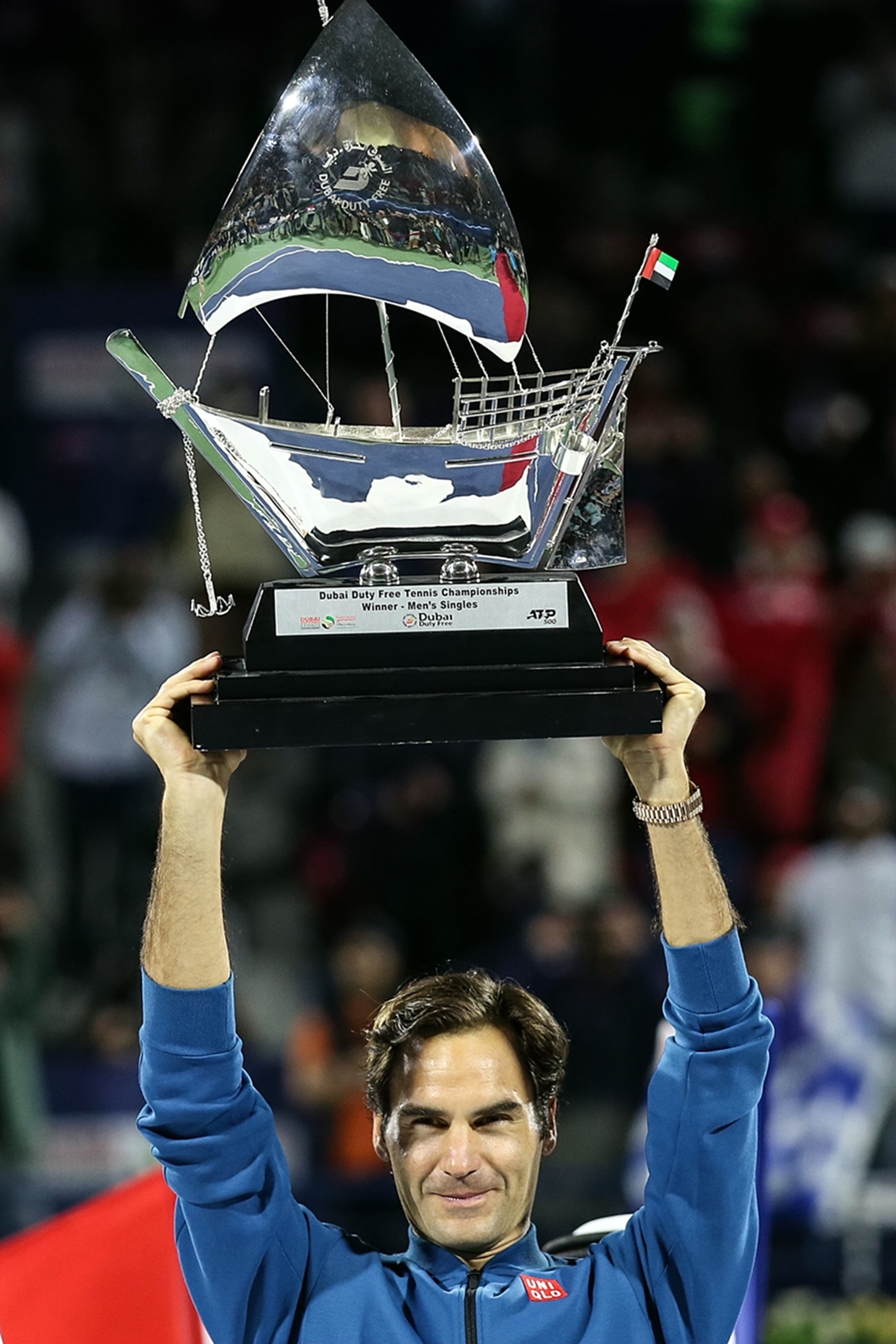 爱游戏-包含费德勒迎来十五赛季高光表现，美国队球迷沸腾！的词条